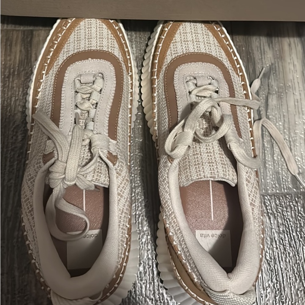 Never worn. don’t like the fit on me. Size 9. Payed $150.